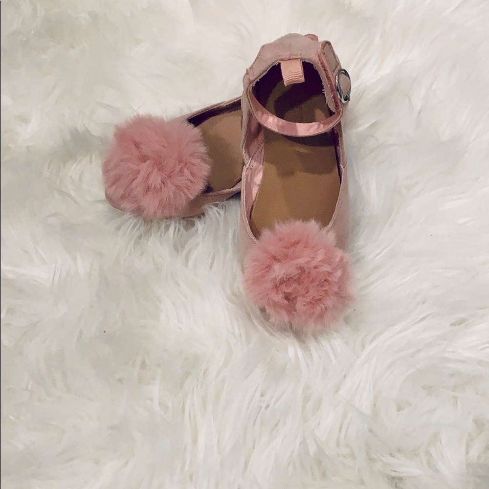Pom Pom flats